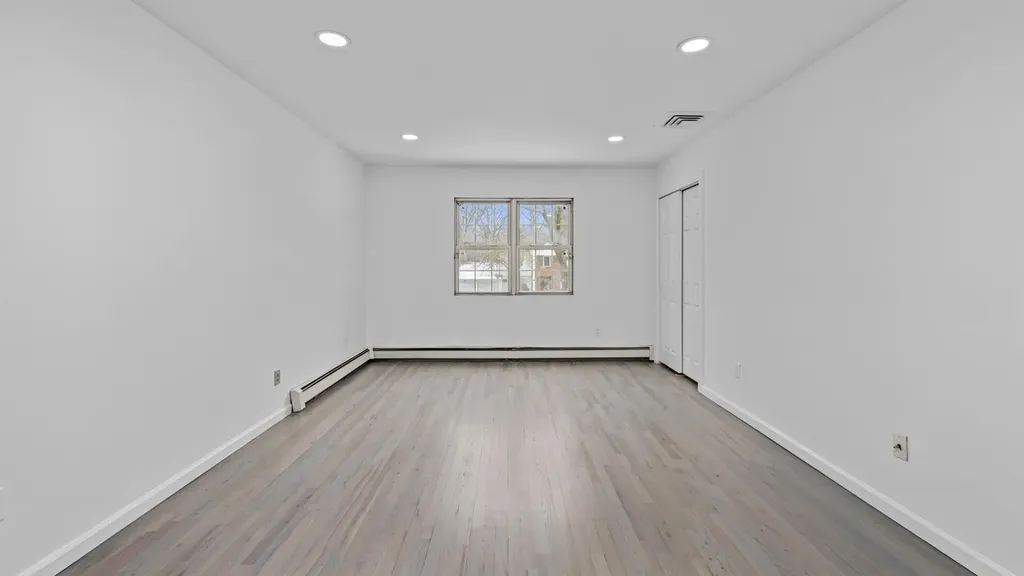 17 Shoreham Drive W Dix Hills NY 11746