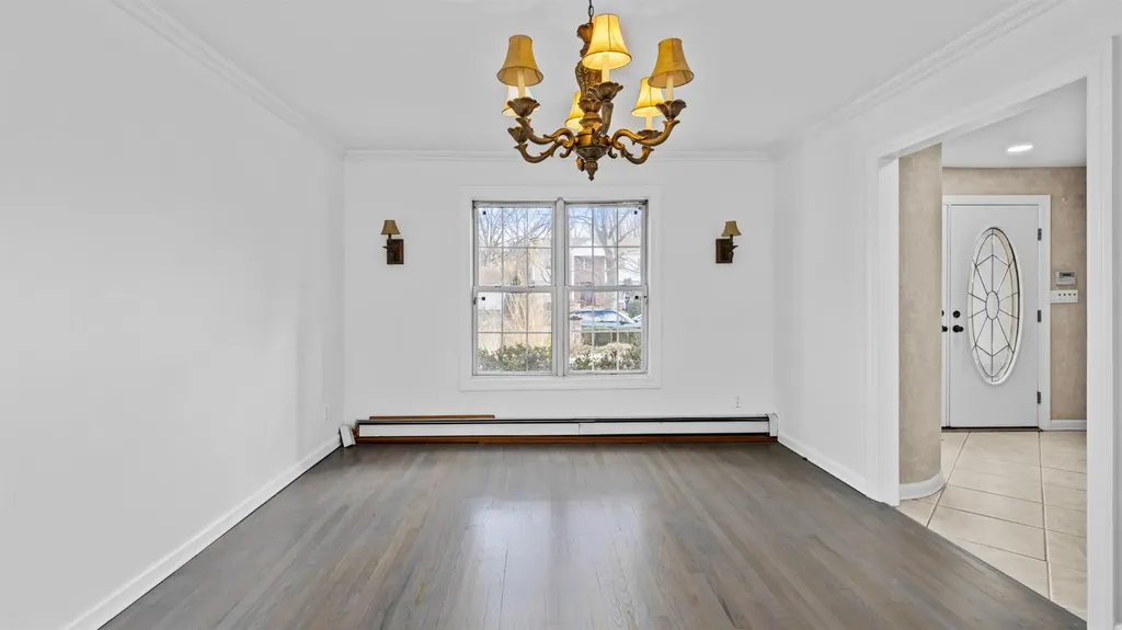 17 Shoreham Drive W Dix Hills NY 11746
