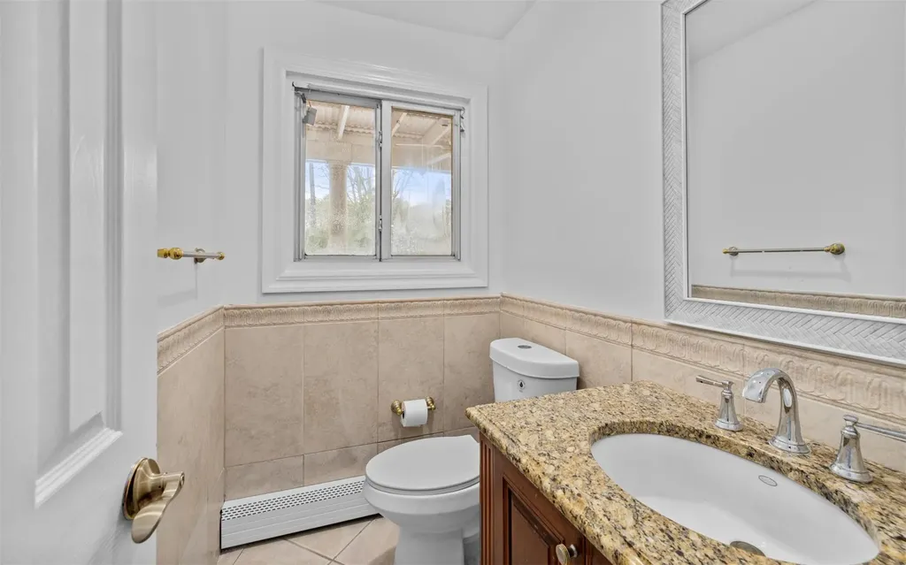17 Shoreham Drive W Dix Hills NY 11746