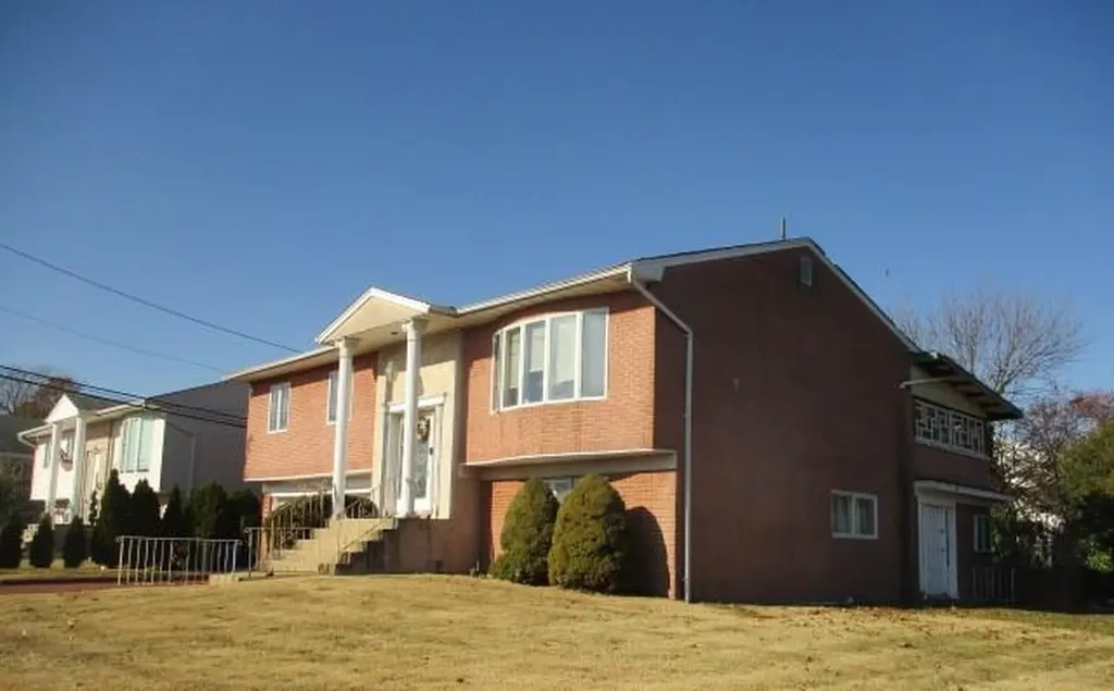 450 Hungry Harbor Road Valley Stream NY 11581