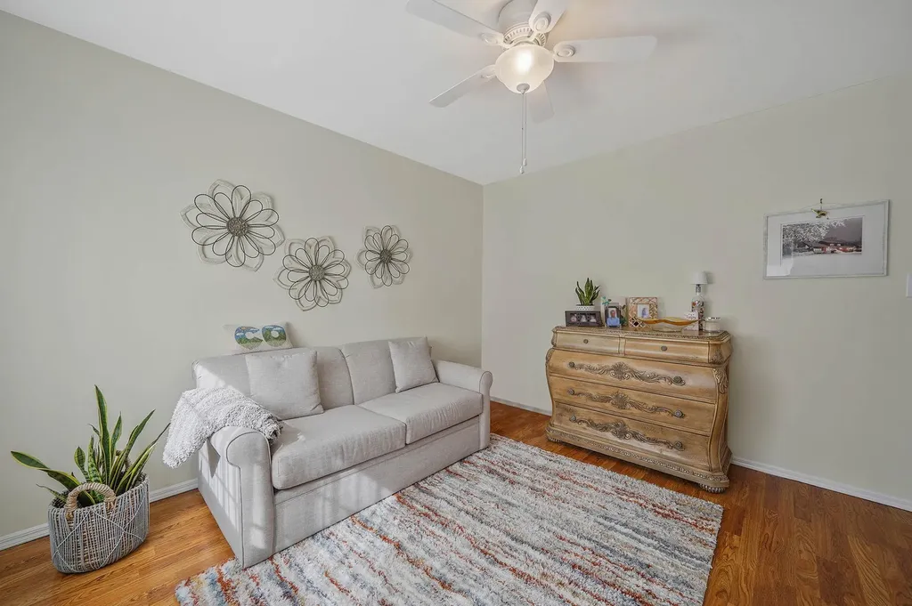 88 Rabbit Run Manorville NY 11949