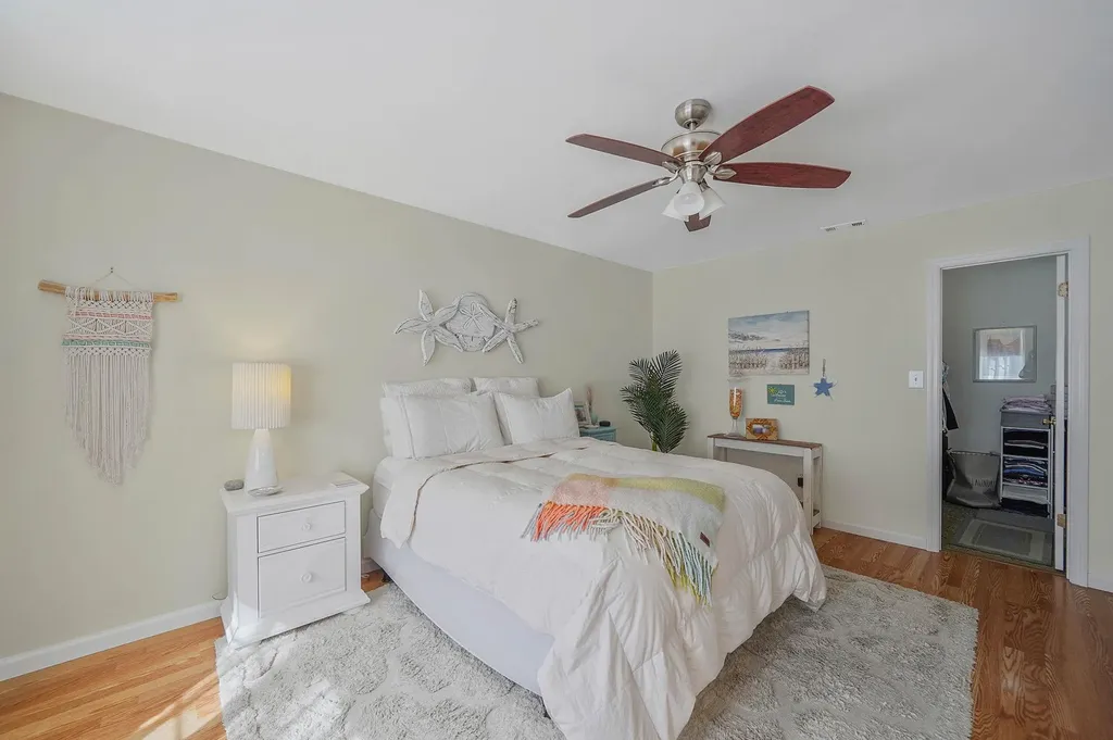 88 Rabbit Run Manorville NY 11949
