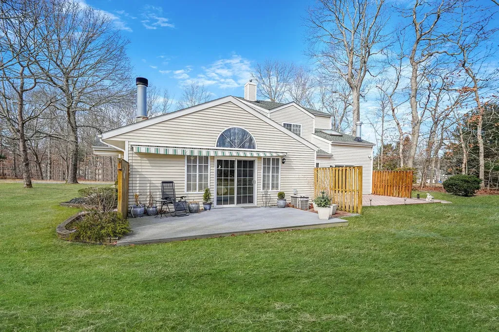 88 Rabbit Run Manorville NY 11949
