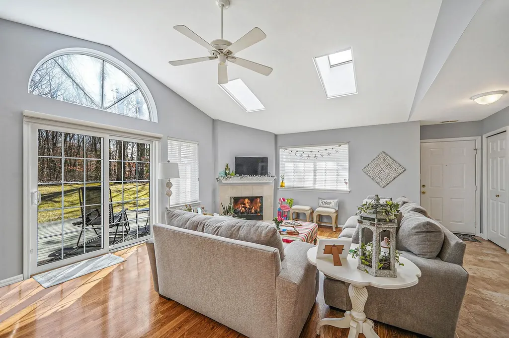 88 Rabbit Run Manorville NY 11949