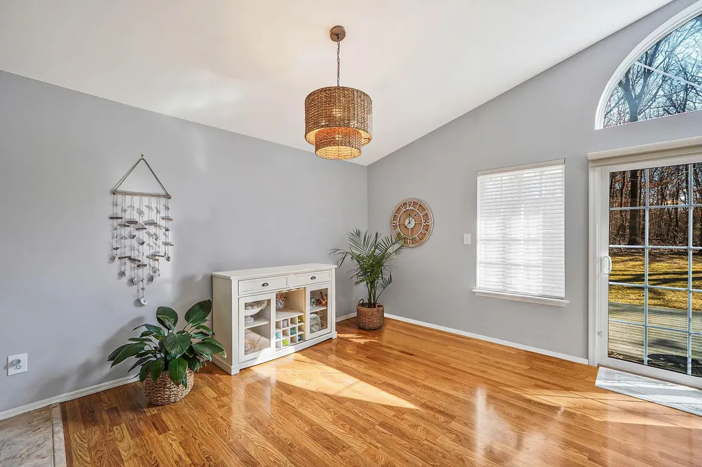 88 Rabbit Run Manorville NY 11949
