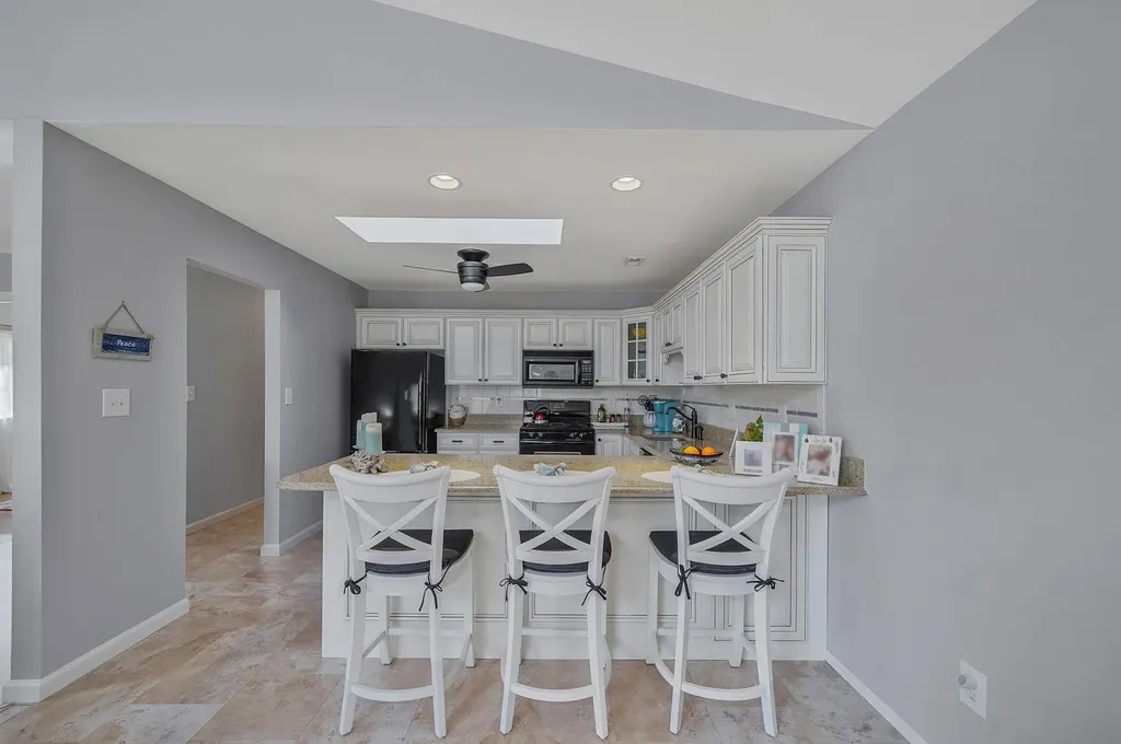 88 Rabbit Run Manorville NY 11949