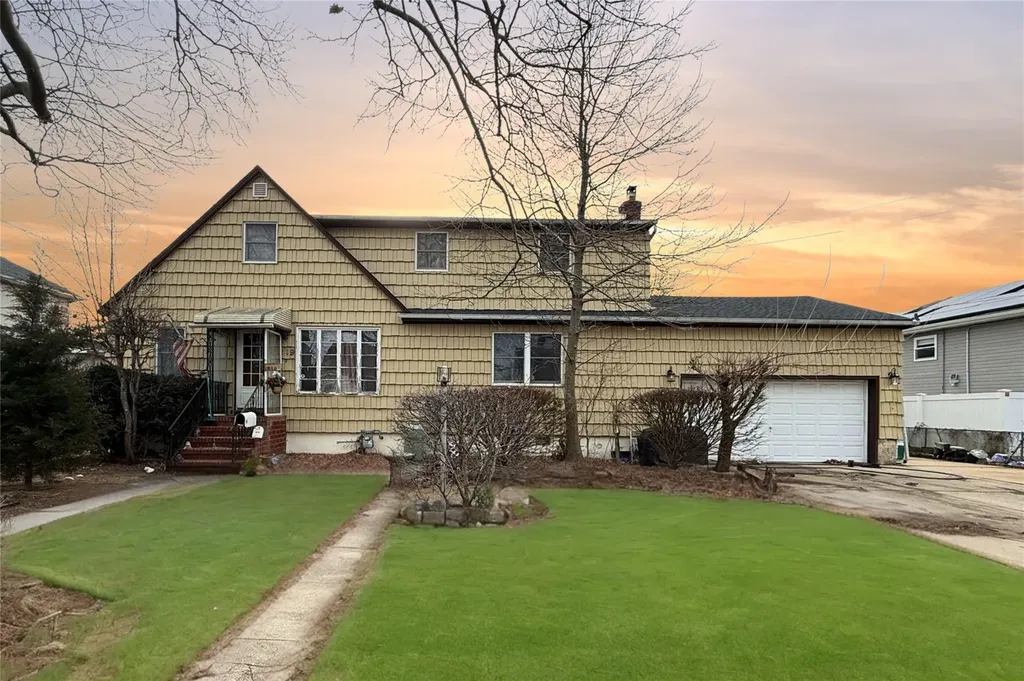 219 Granada Parkway Babylon NY 11757