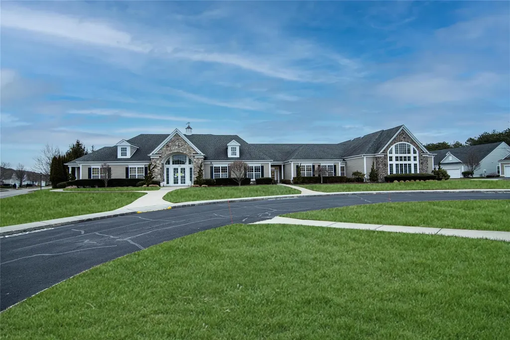 151 Alexandra Way Westhampton NY 11977