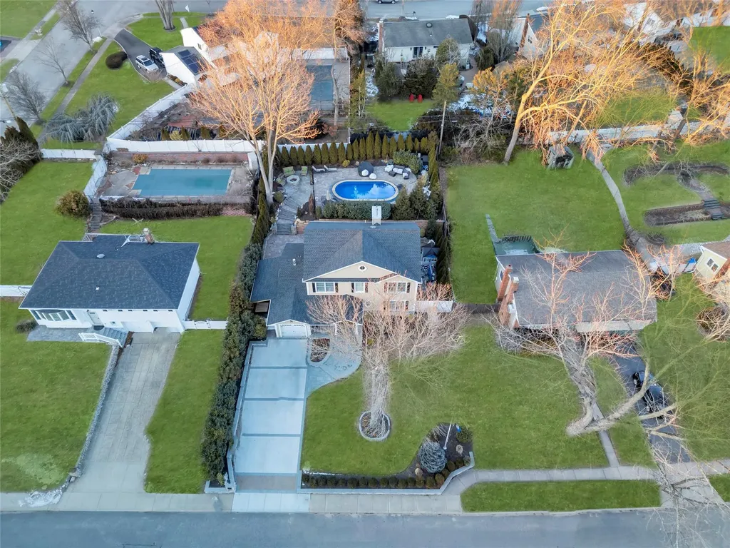 41 Parnell Drive Smithtown NY 11787