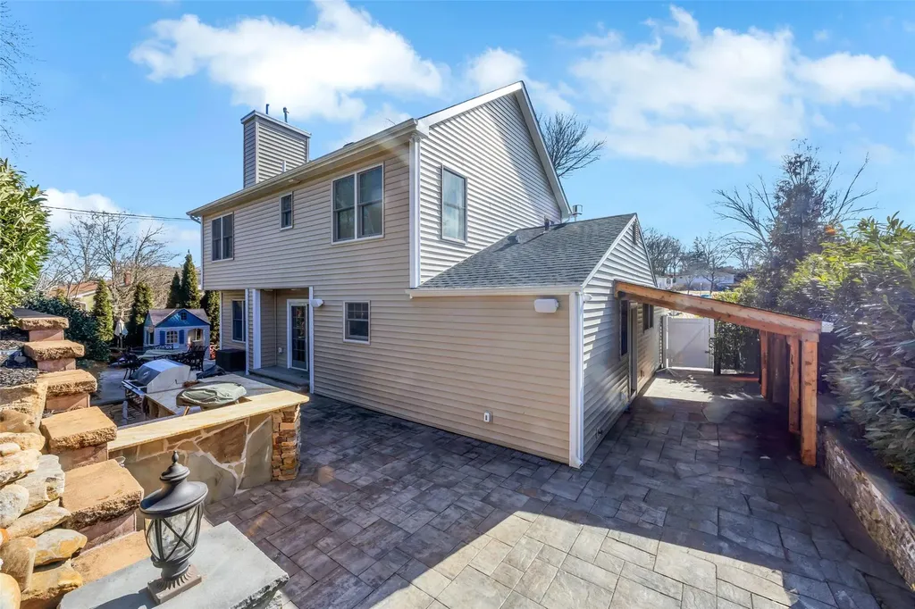 41 Parnell Drive Smithtown NY 11787