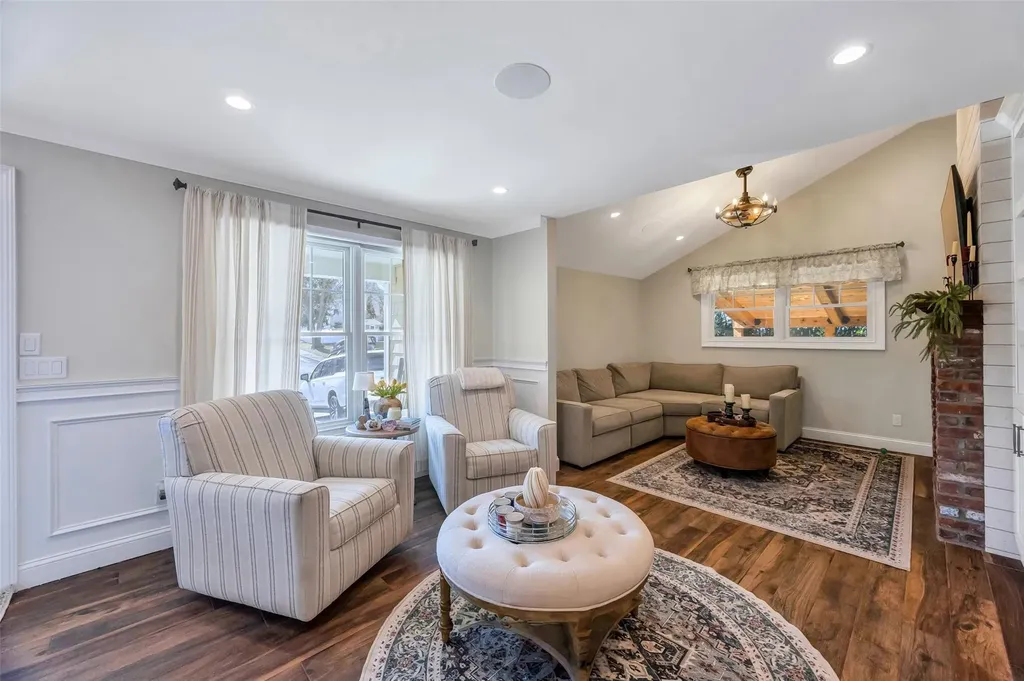 41 Parnell Drive Smithtown NY 11787