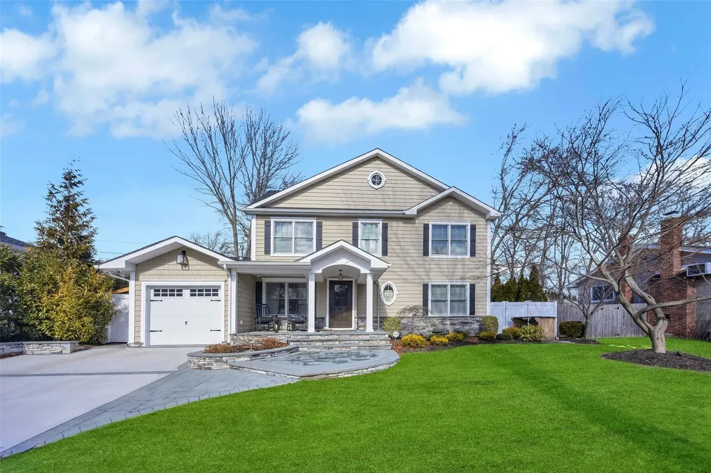 41 Parnell Drive Smithtown NY 11787