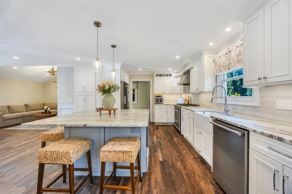 41 Parnell Drive Smithtown NY 11787