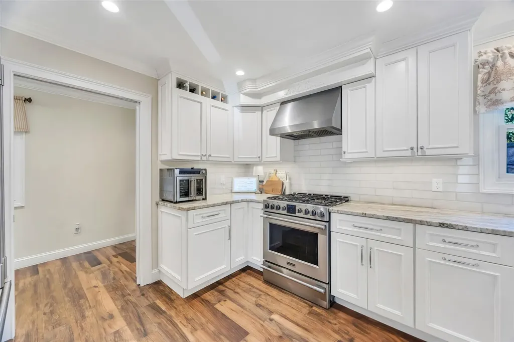 41 Parnell Drive Smithtown NY 11787