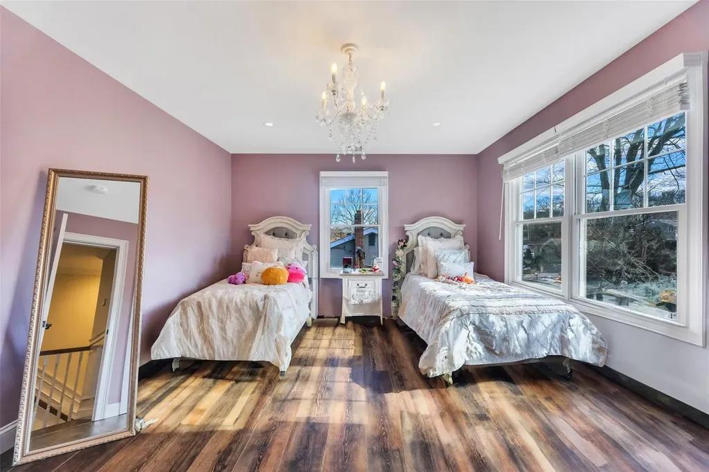 41 Parnell Drive Smithtown NY 11787