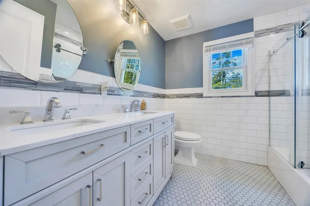 41 Parnell Drive Smithtown NY 11787