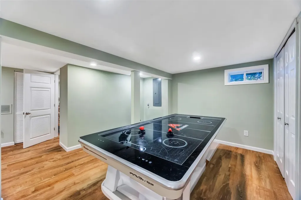 41 Parnell Drive Smithtown NY 11787