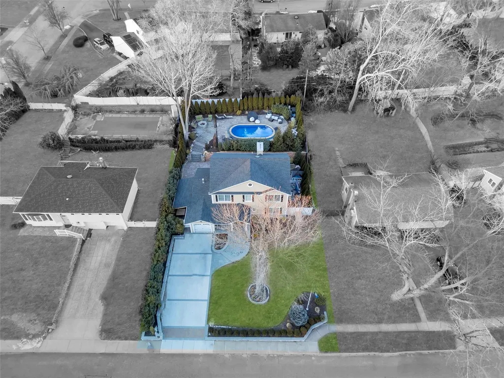 41 Parnell Drive Smithtown NY 11787