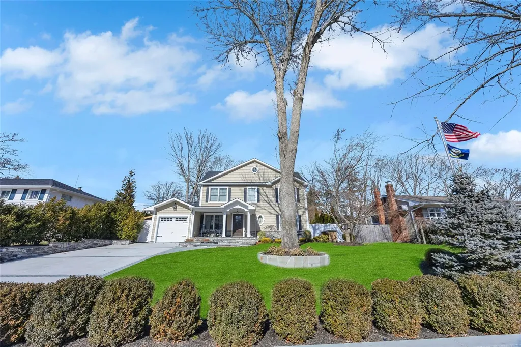 41 Parnell Drive Smithtown NY 11787
