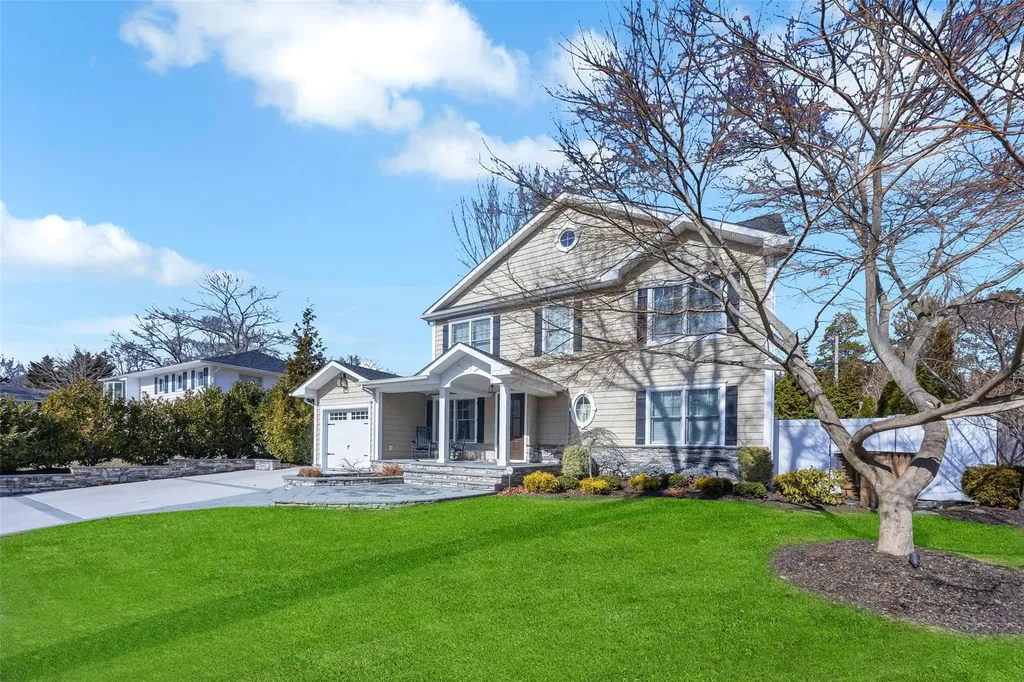 41 Parnell Drive Smithtown NY 11787