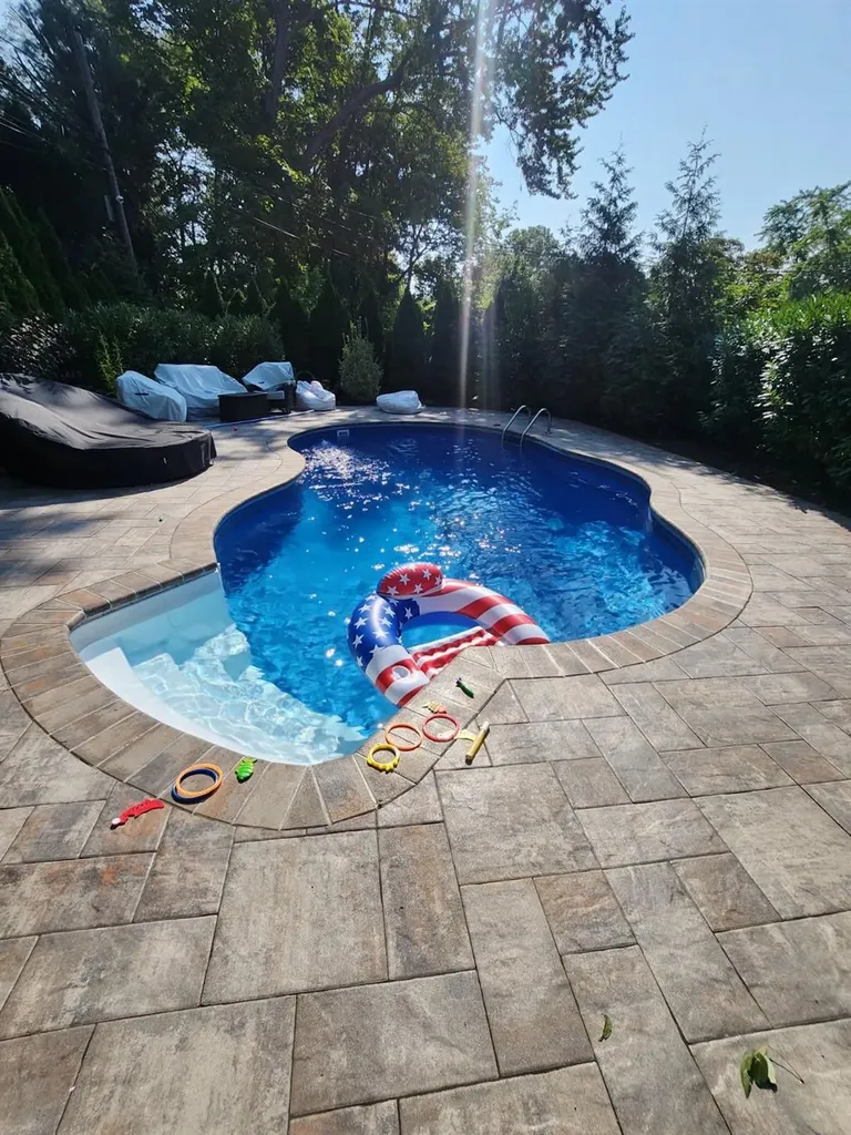 41 Parnell Drive Smithtown NY 11787