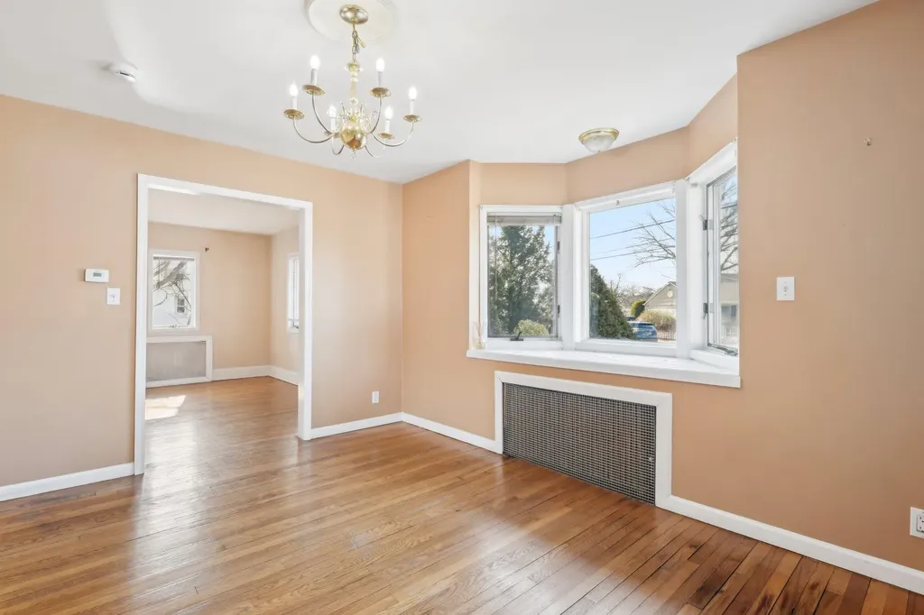 2481 Harvey Avenue Oceanside NY 11572