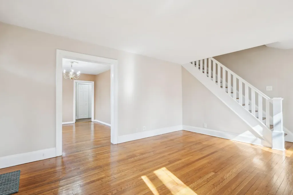 2481 Harvey Avenue Oceanside NY 11572