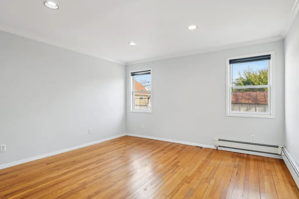 2481 Harvey Avenue Oceanside NY 11572