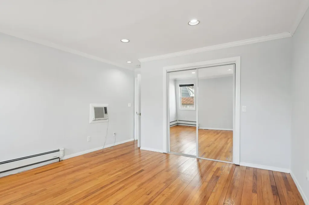 2481 Harvey Avenue Oceanside NY 11572