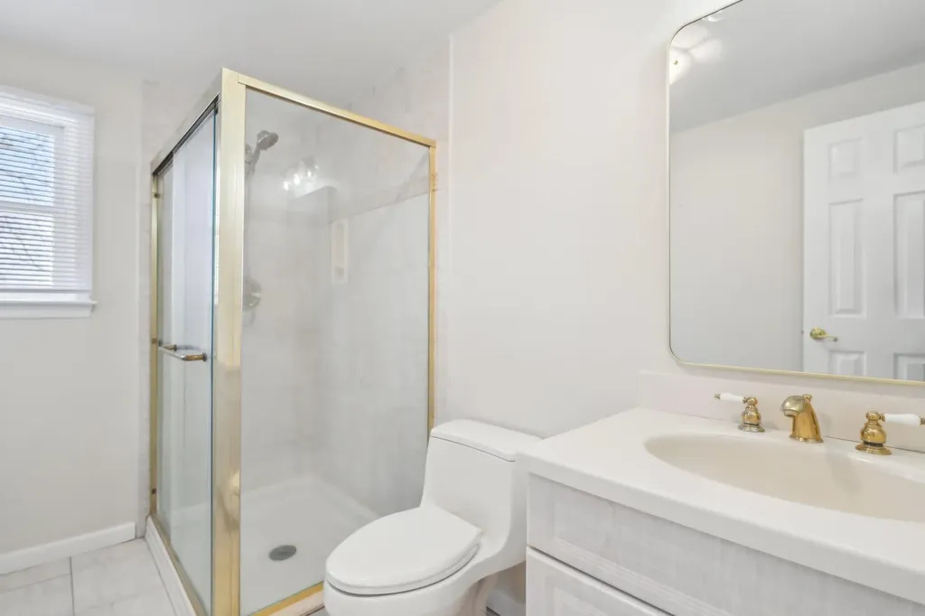 2481 Harvey Avenue Oceanside NY 11572