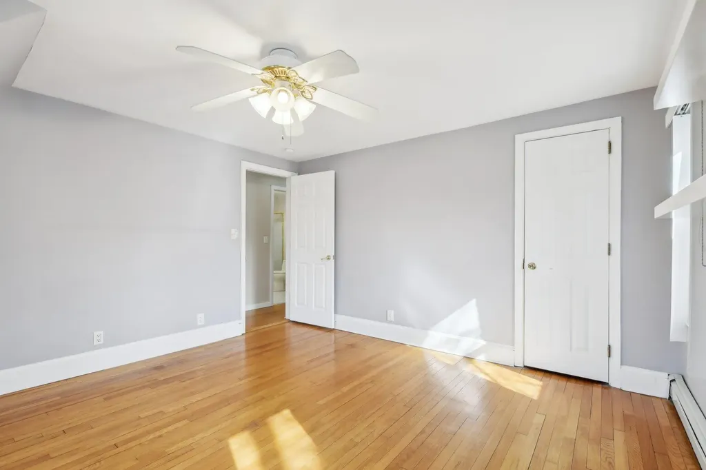 2481 Harvey Avenue Oceanside NY 11572