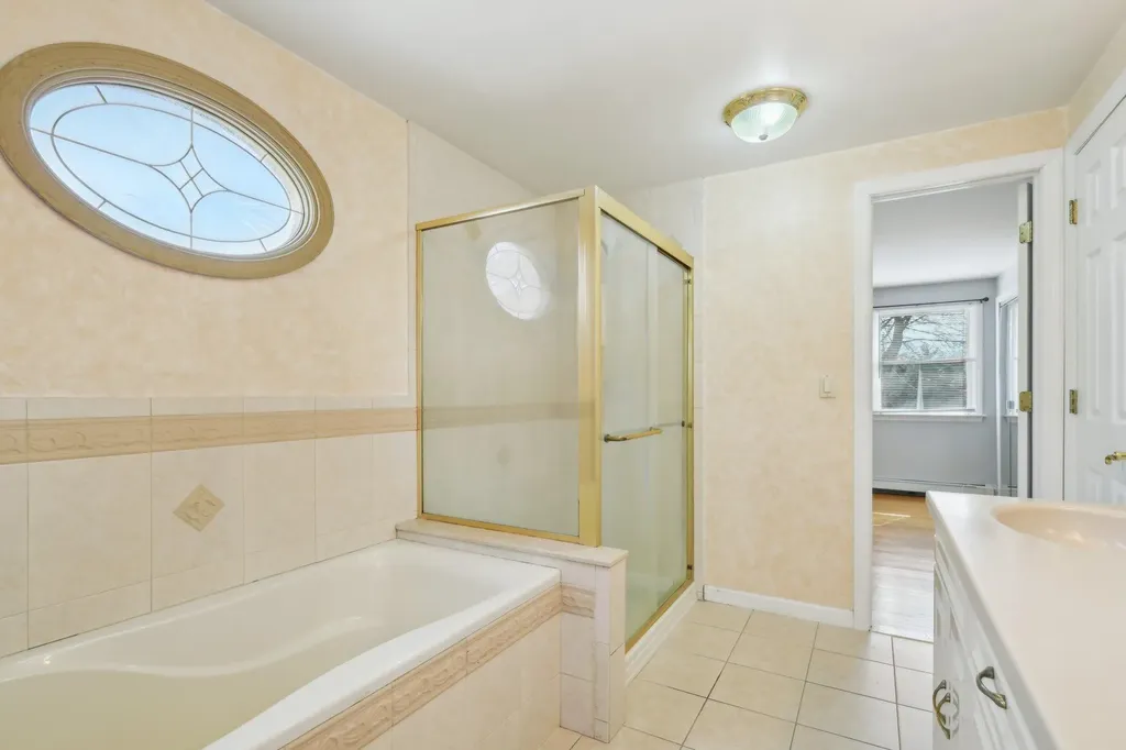 2481 Harvey Avenue Oceanside NY 11572