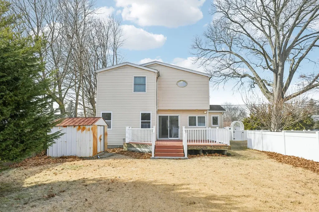 2481 Harvey Avenue Oceanside NY 11572