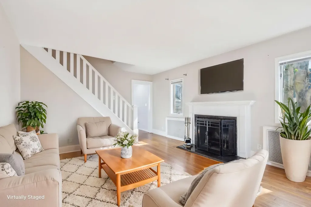 2481 Harvey Avenue Oceanside NY 11572