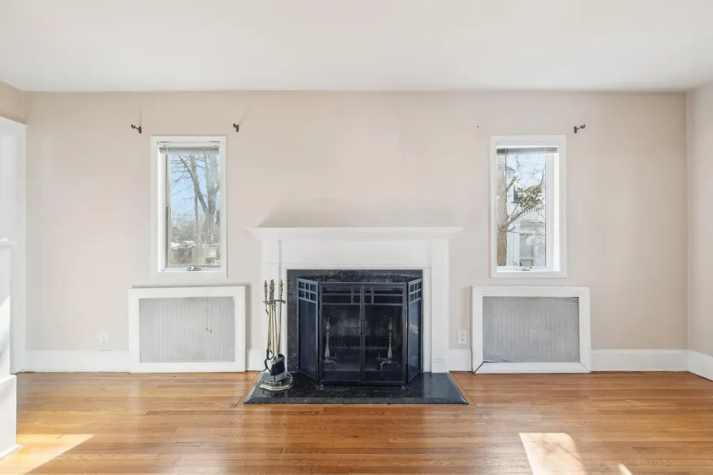 2481 Harvey Avenue Oceanside NY 11572