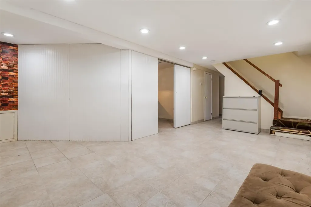 8258 89th Street Glendale NY 11385