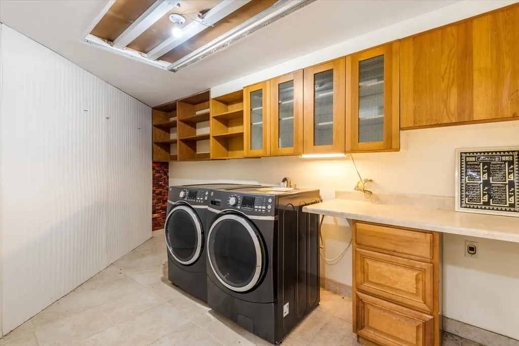 8258 89th Street Glendale NY 11385