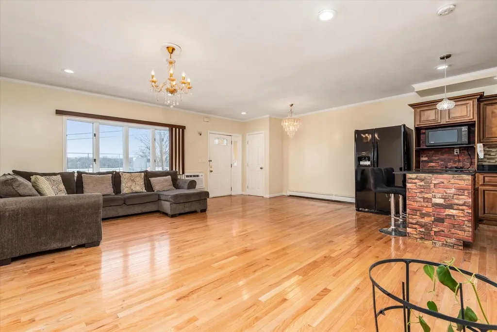 8258 89th Street Glendale NY 11385