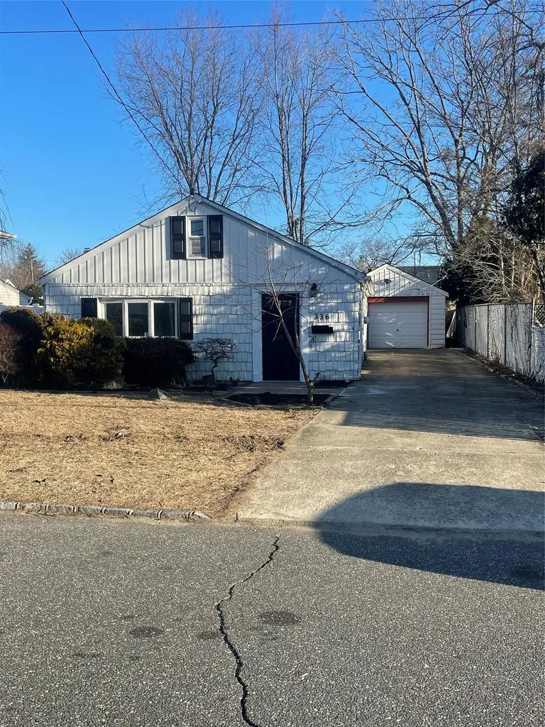 336 51st Street Babylon NY 11757