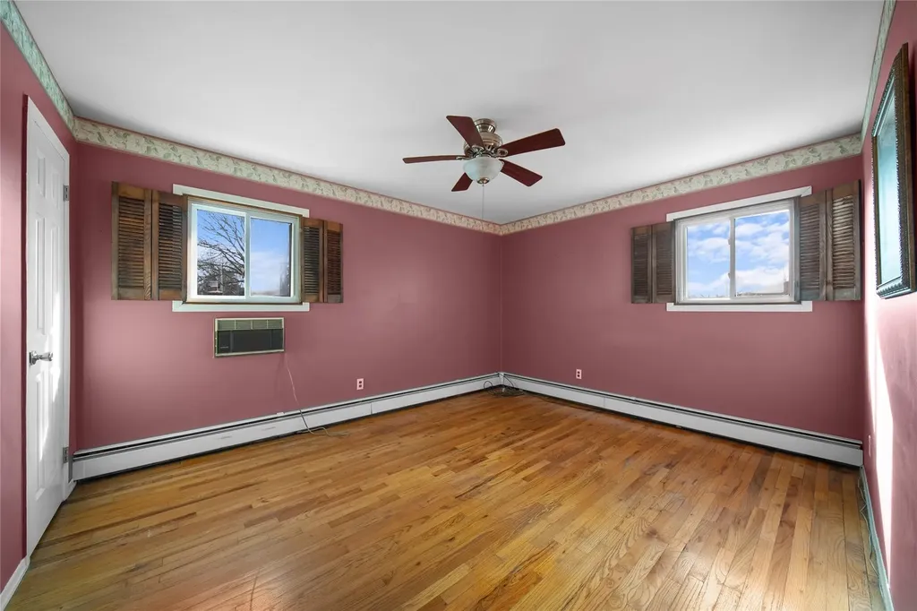 94 Amsterdam Avenue West Babylon NY 11704