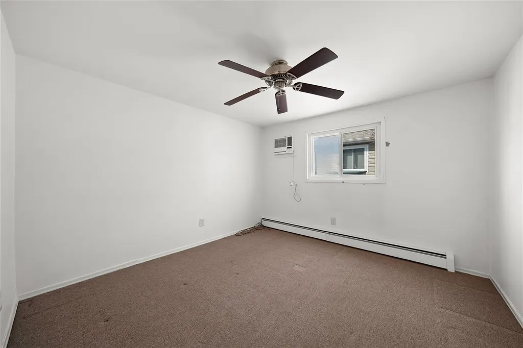 94 Amsterdam Avenue West Babylon NY 11704