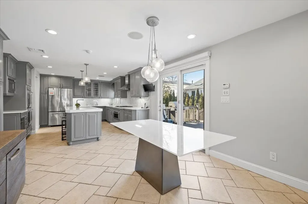 577 Barnard Avenue Woodmere NY 11598