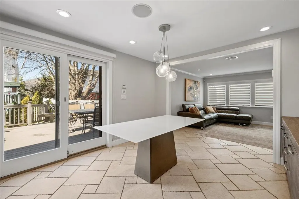 577 Barnard Avenue Woodmere NY 11598