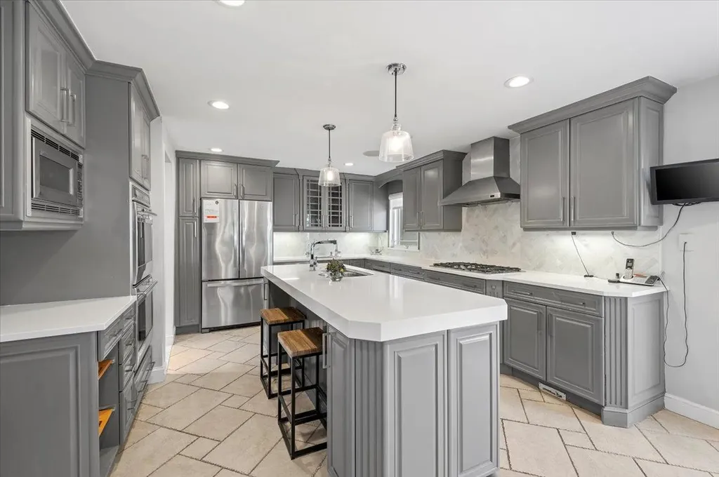577 Barnard Avenue Woodmere NY 11598