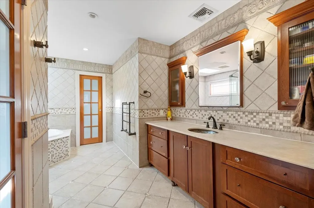 577 Barnard Avenue Woodmere NY 11598