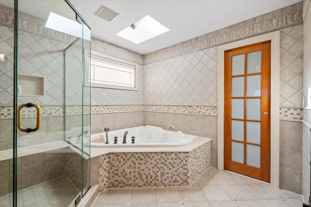 577 Barnard Avenue Woodmere NY 11598