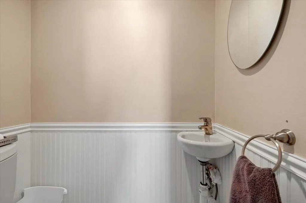 577 Barnard Avenue Woodmere NY 11598
