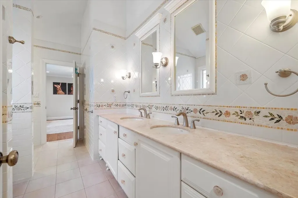 577 Barnard Avenue Woodmere NY 11598