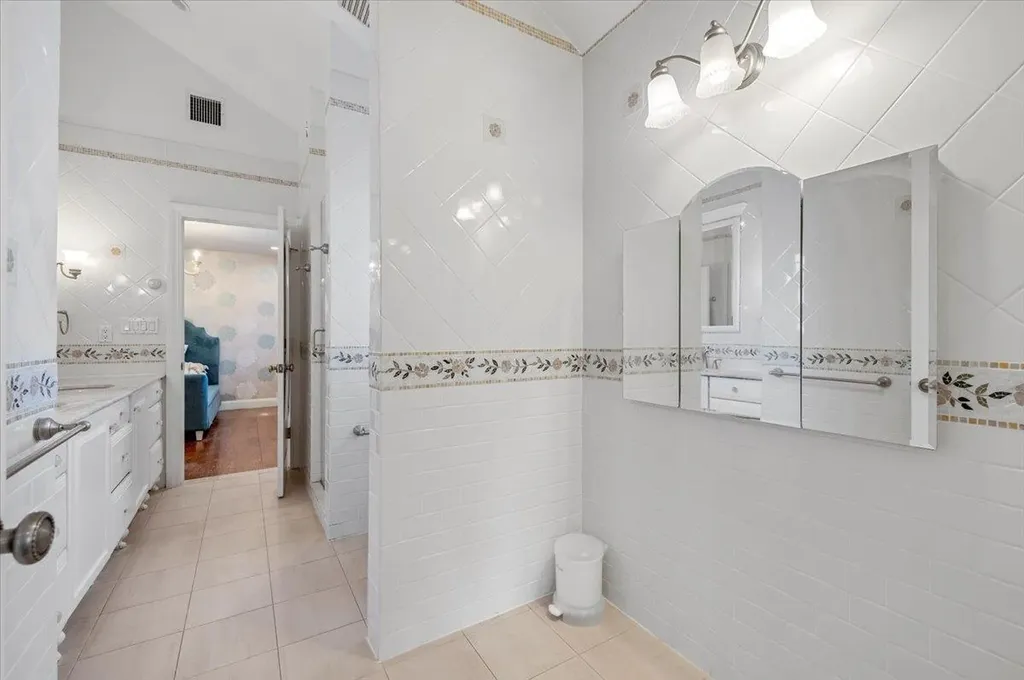 577 Barnard Avenue Woodmere NY 11598