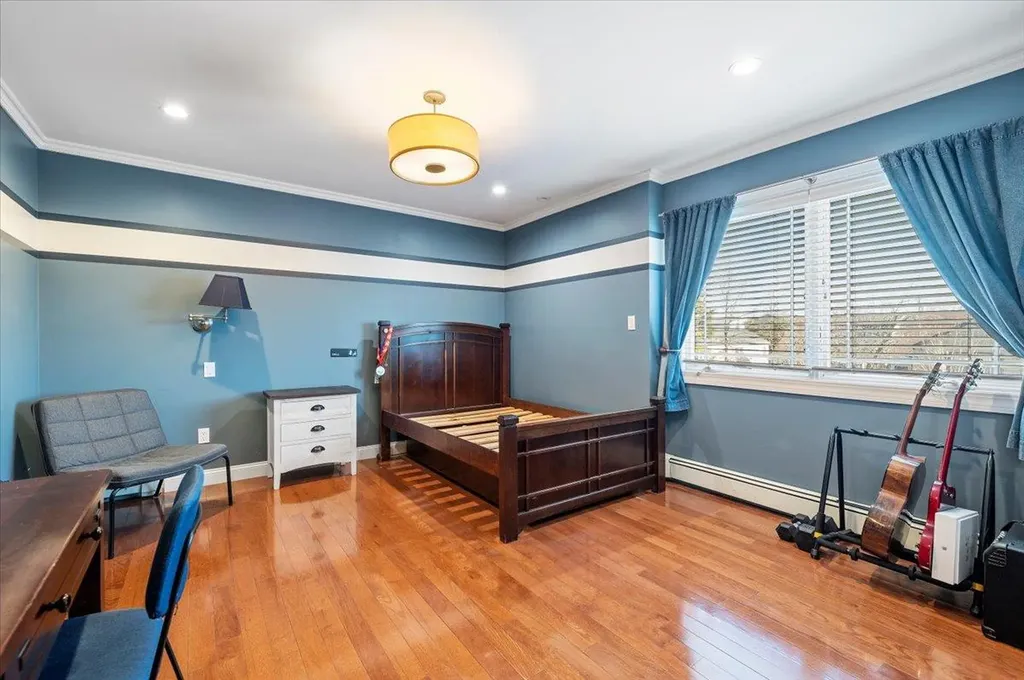 577 Barnard Avenue Woodmere NY 11598